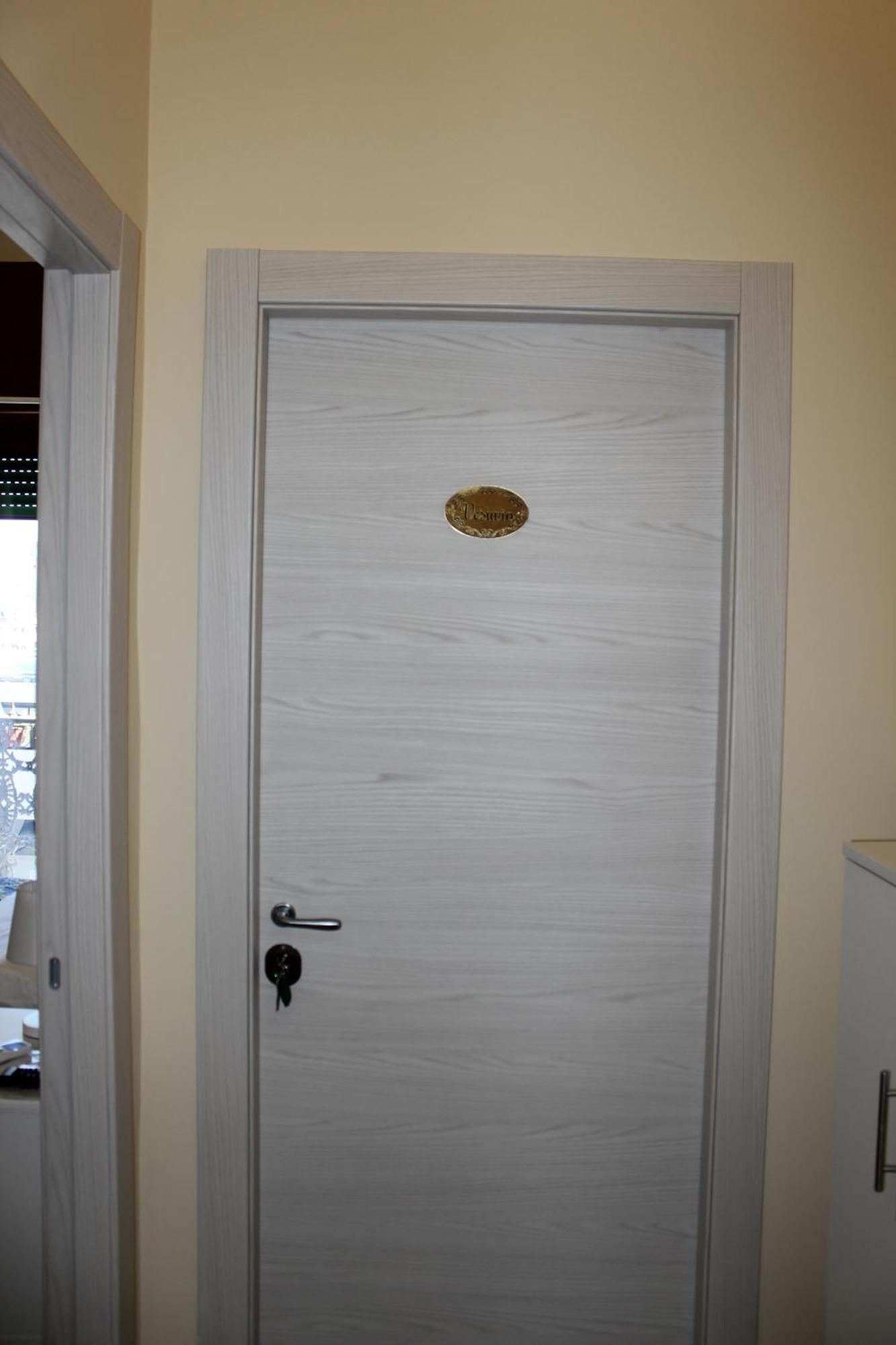 Elena House Apartment Наполи Екстериор снимка