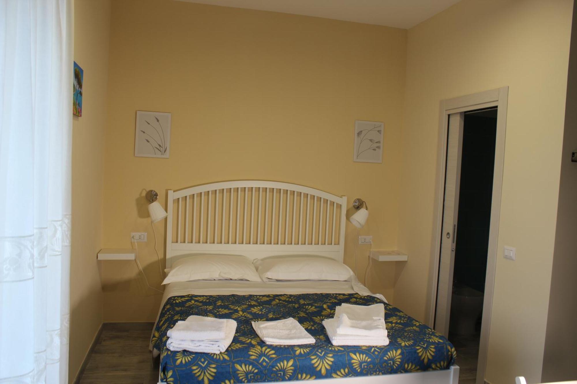 Elena House Apartment Наполи Екстериор снимка