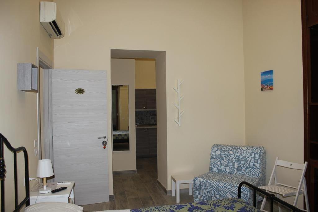 Elena House Apartment Наполи Екстериор снимка