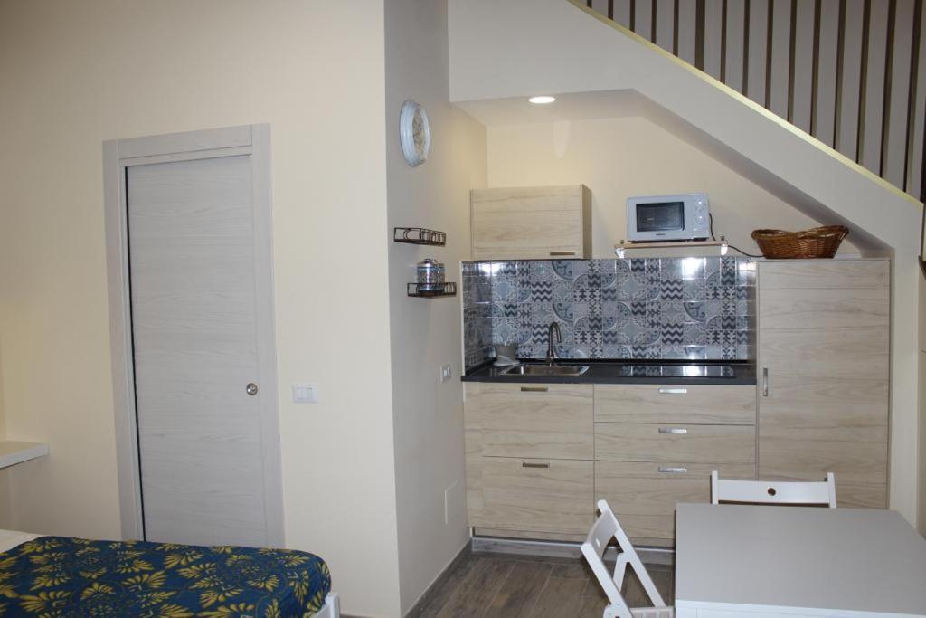 Elena House Apartment Наполи Екстериор снимка